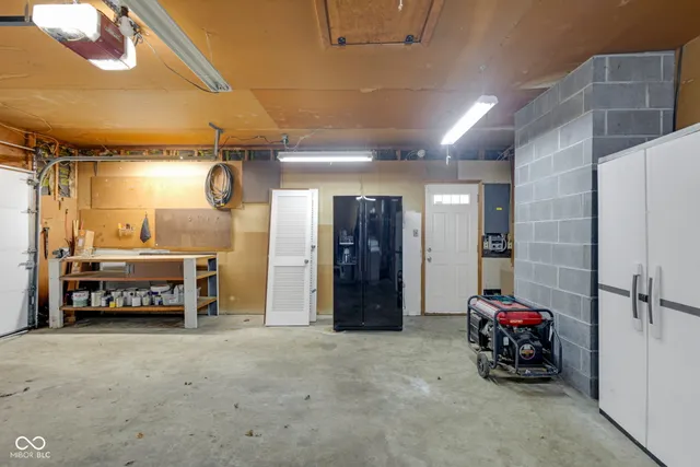 $279,900 | 6559 West 1000 North, Fountaintown, IN 46130