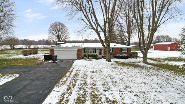 $279,900 | 6559 West 1000 North, Fountaintown, IN 46130
