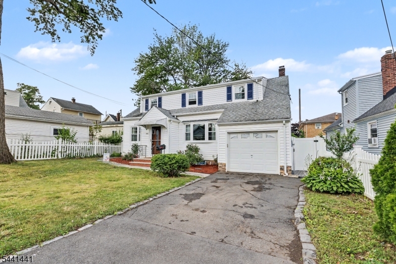 392 Ingall Street Union, NJ 07083 - Photo 3 of 48