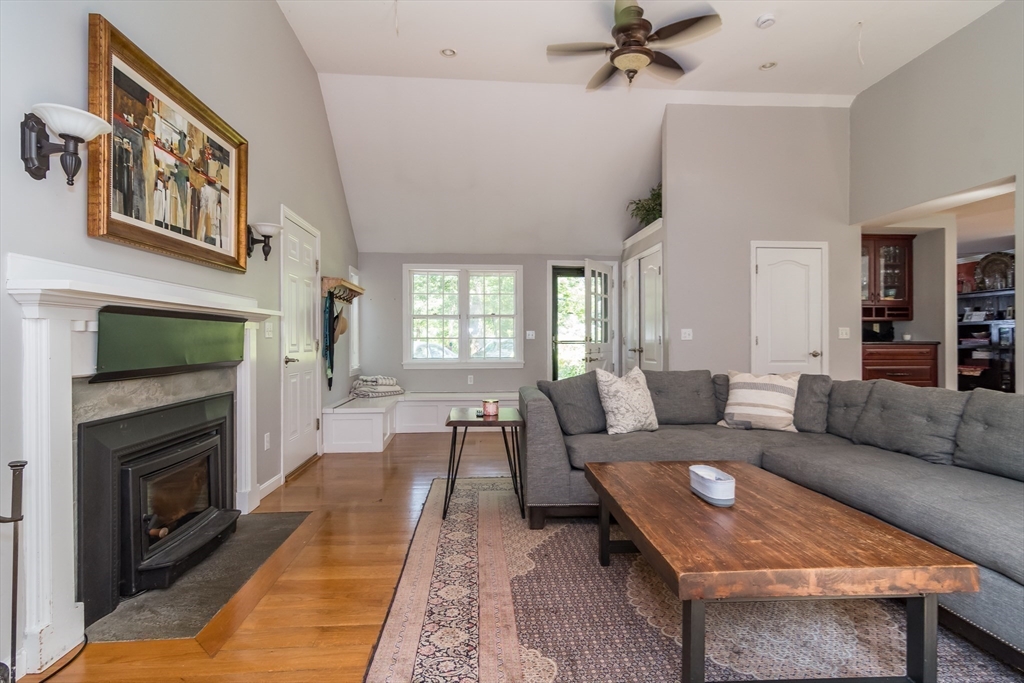 132 Pelham Island Road Wayland, MA 01778 - Photo 2 of 18