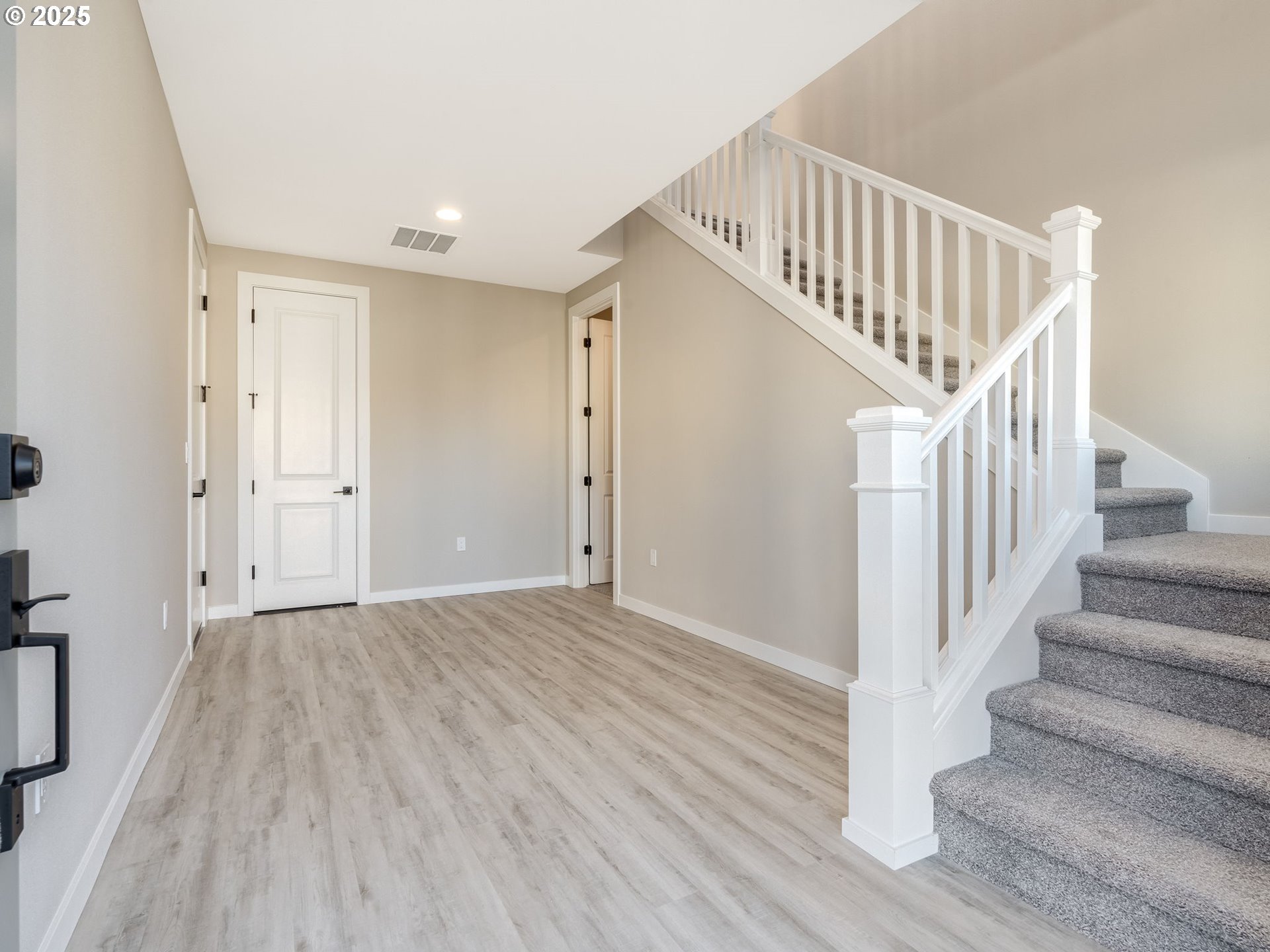 2032 Northeast Ridge Run Lane Estacada, OR 97023 - Photo 2 of 34 Gallery Image 2