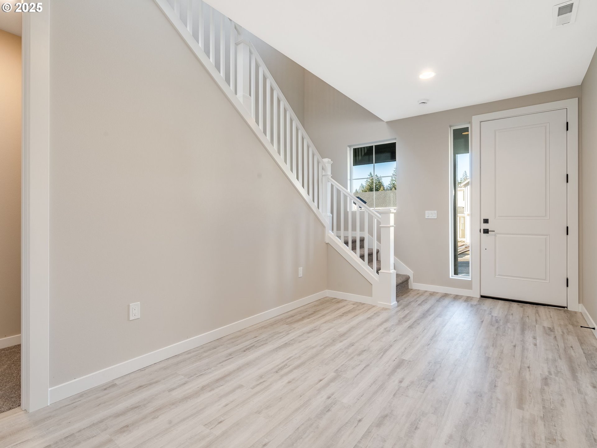 2032 Northeast Ridge Run Lane Estacada, OR 97023 - Photo 3 of 34 Gallery Image 3