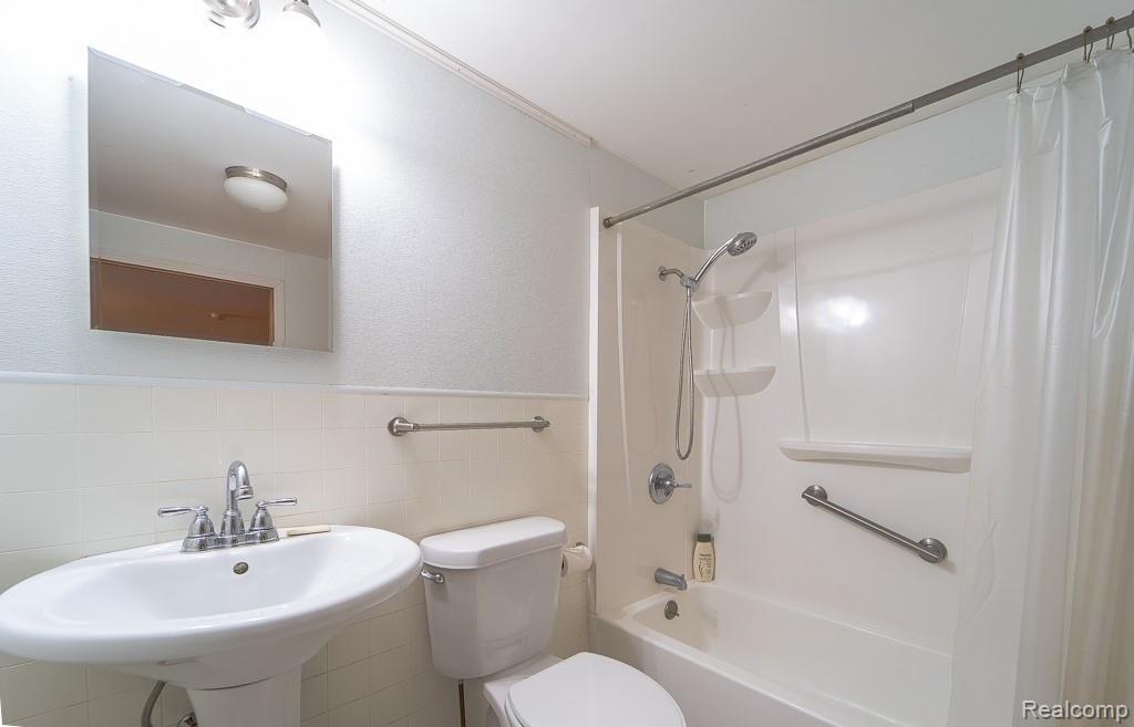 25710 Power Road Farmington Hills, MI 48336 - Photo 61 of 87