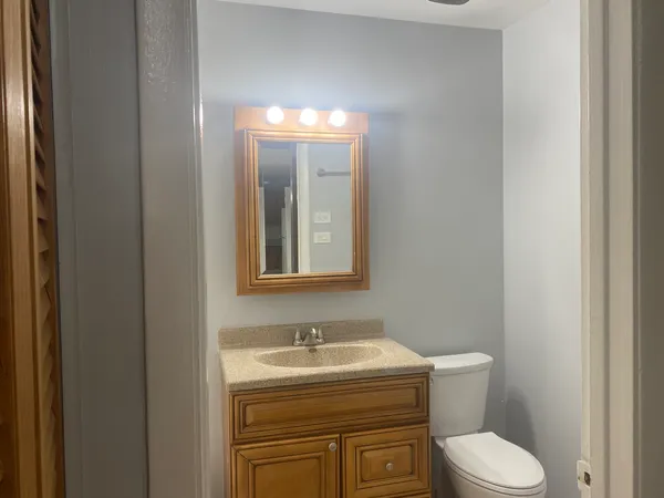 $1,625 | 8856 North Shore Drive, Unit 1E, Des Plaines, IL 60016