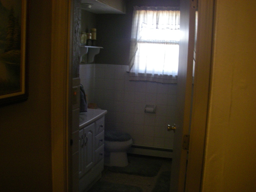 290 America Street Fall River, MA 02721 - Photo 13 of 18