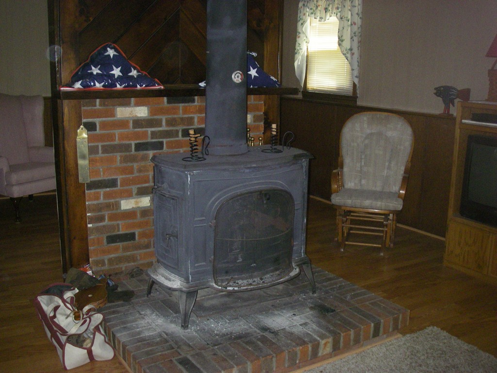 290 America Street Fall River, MA 02721 - Photo 17 of 18
