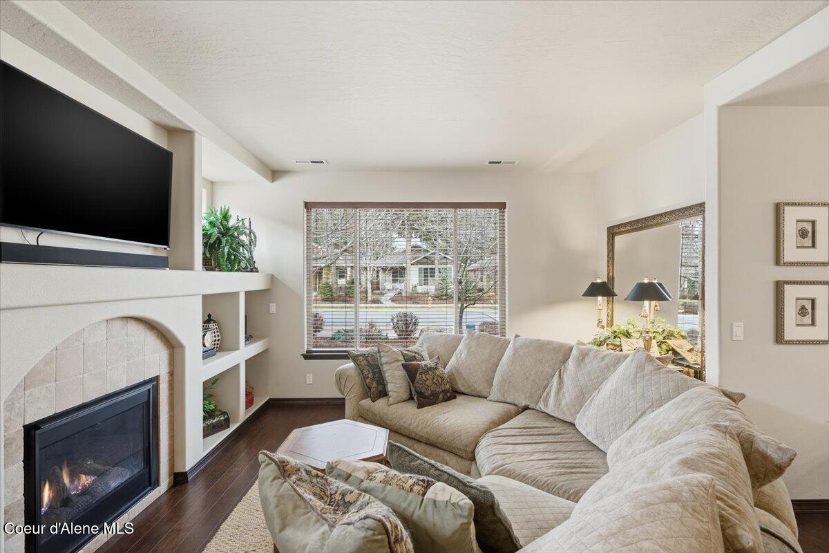 1160 West Grove Way Coeur D'Alene, ID 83815 - Photo 4 of 21 10-1160 W Grove Way_RedHogWay