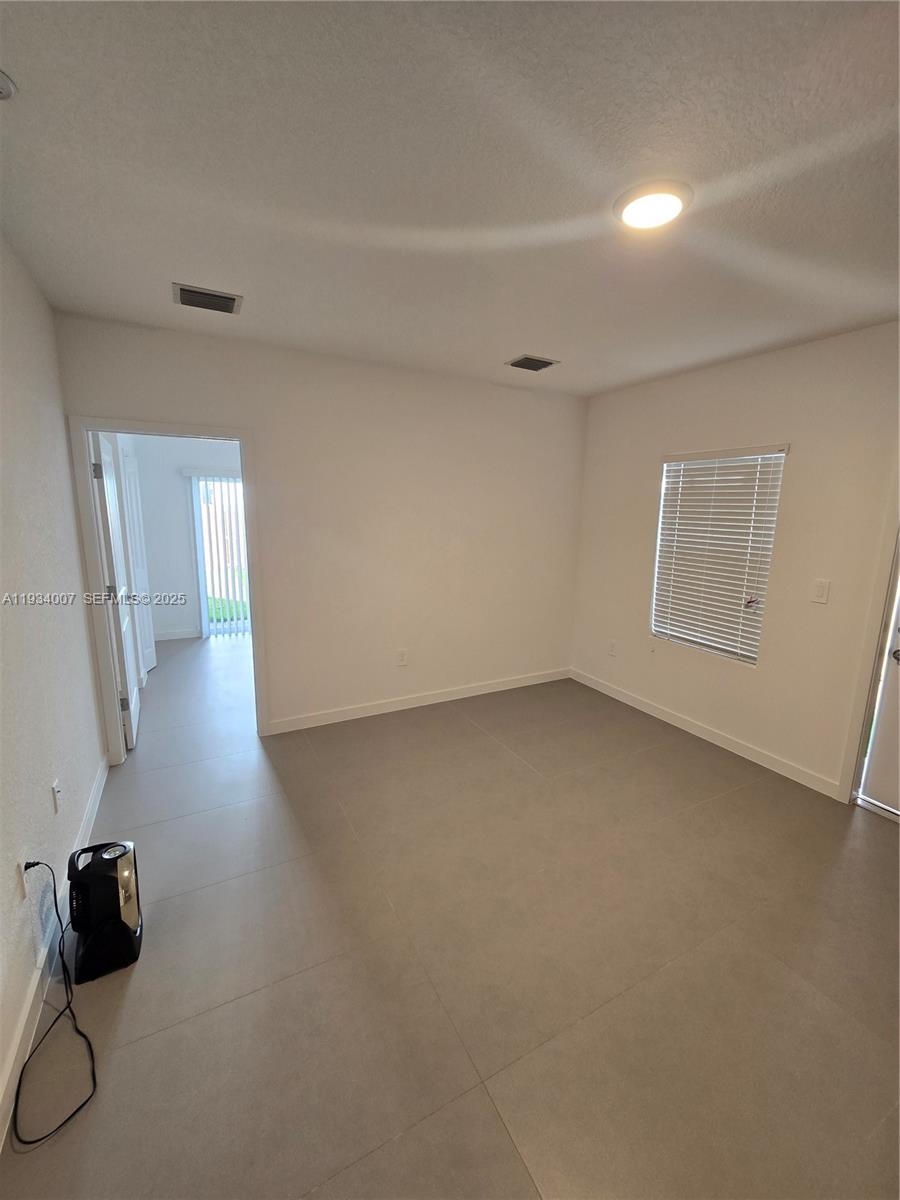 13357 Southwest 274th Street Homestead, FL 33032 - Photo 6 of 12