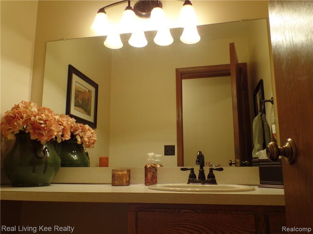 1810 Snowden Circle Rochester Hills, MI 48306 - Photo 27 of 46