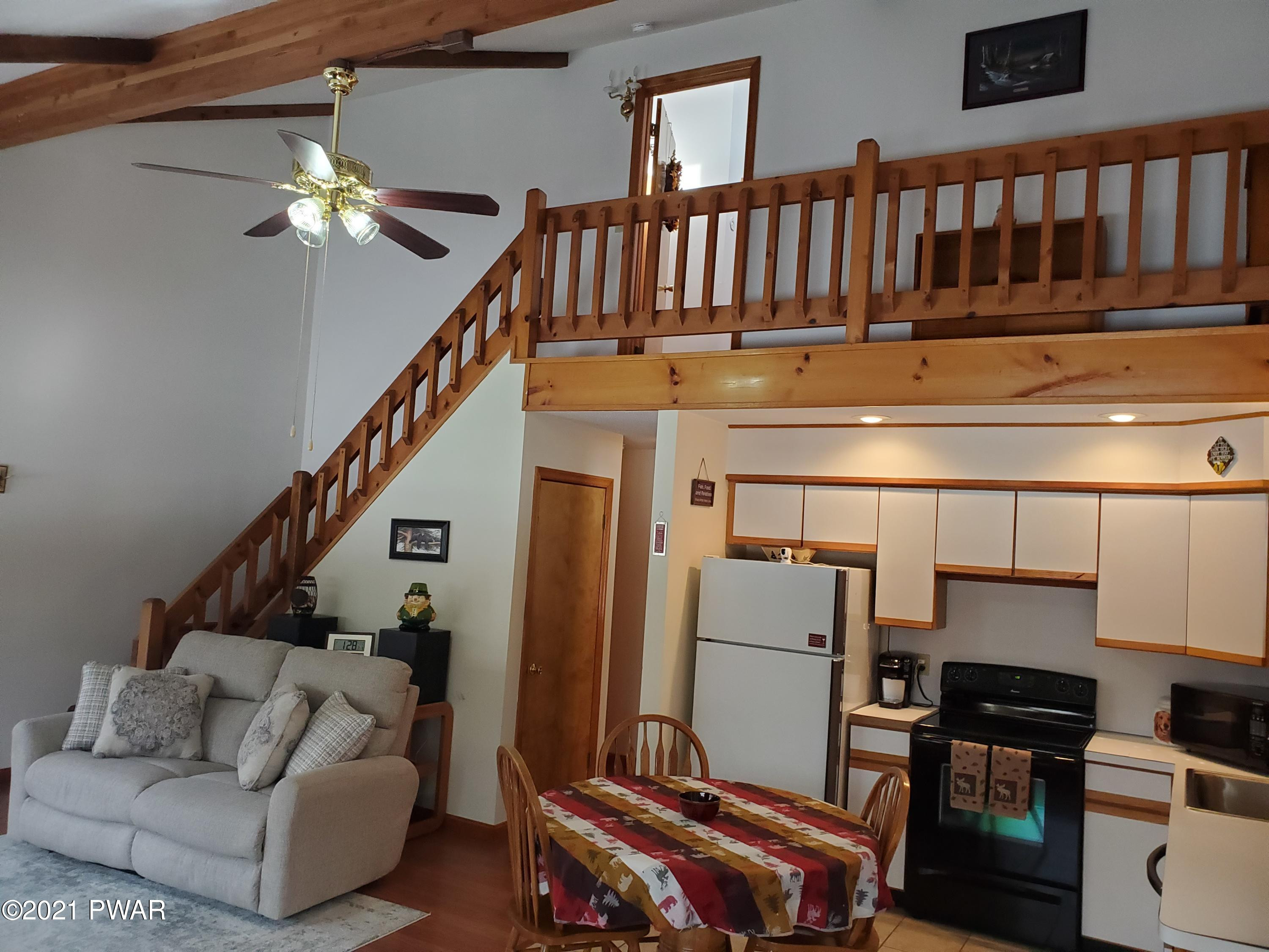360 Oak Hill Road Hawley, PA 18428 - Photo 14 of 70 Great Room