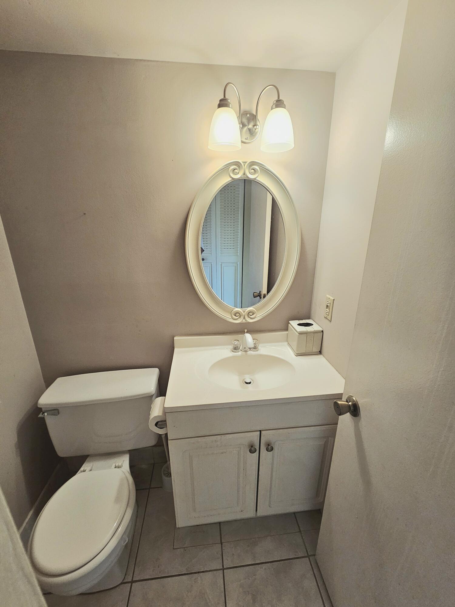 3055 Ainslie Drive, Unit 3055 Boca Raton, FL 33434 - Photo 7 of 26 Half Bath 1