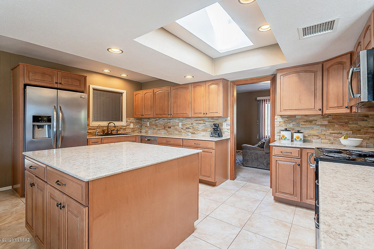 10900 East Roger Road Tucson, AZ 85749 - Photo 11 of 46 Gallery Image 11