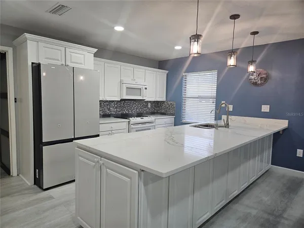 $7,000 | 710 Treasure Boat Way, Sarasota, FL 34242