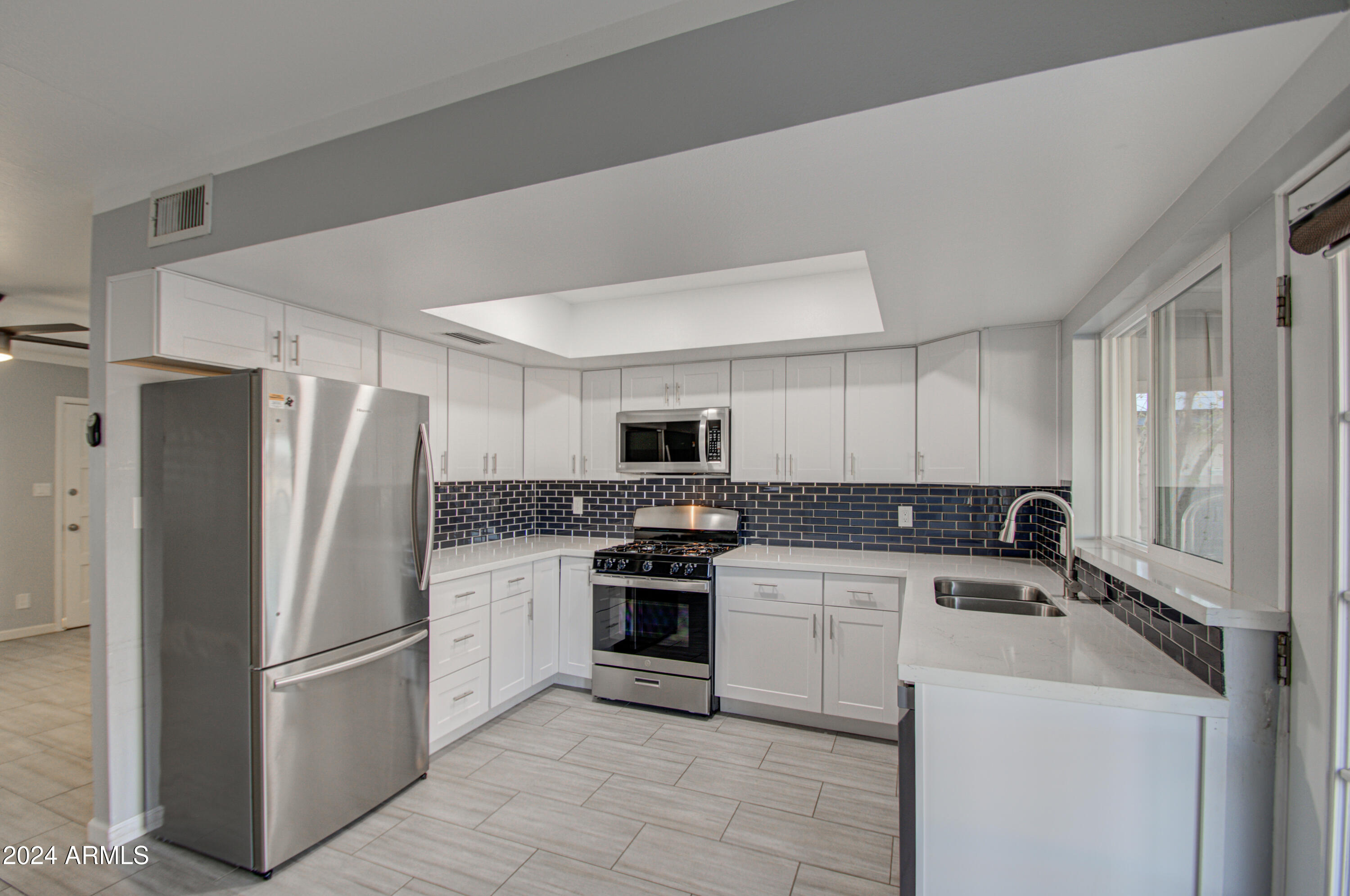 2236 West Wethersfield Road Phoenix, AZ 85029 - Photo 10 of 32 Kitchen 1