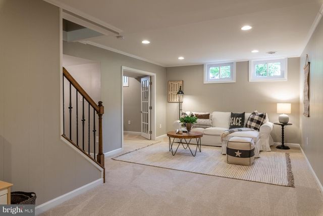 $1,333,805 | 3805 Griffith Place, Alexandria, VA 22304