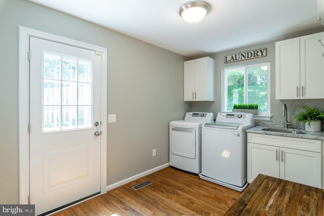 $1,333,805 | 3805 Griffith Place, Alexandria, VA 22304