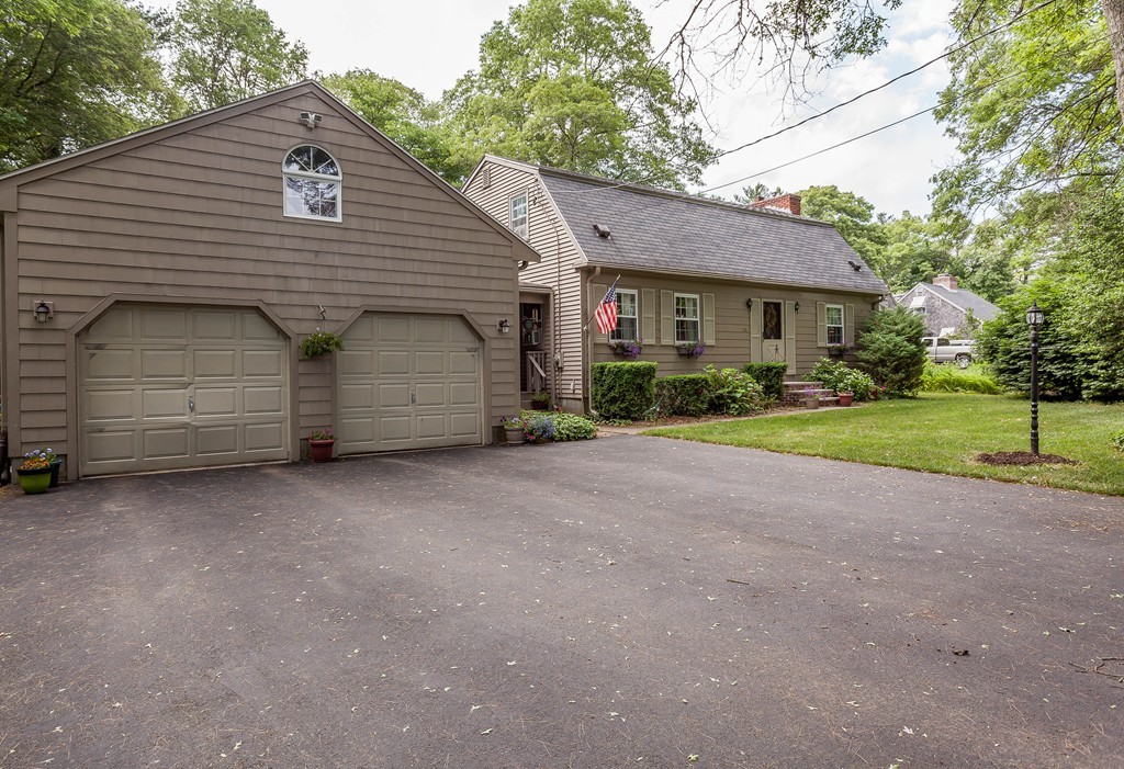 336 Mendall Road Acushnet, MA 02743 - Photo 3 of 30 a view of a house with a yard