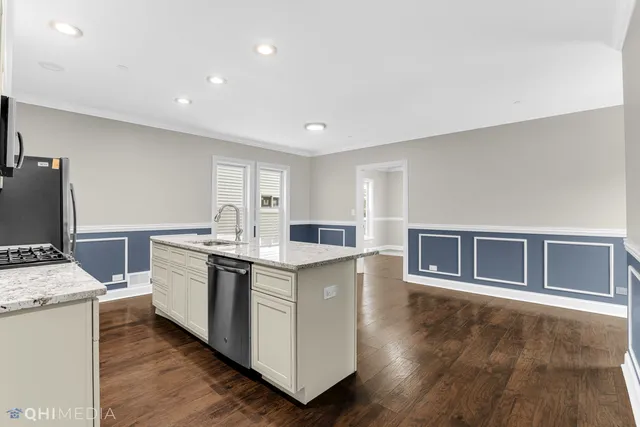 $559,999 | 19 Augusta Street, Oak Park, IL 60302