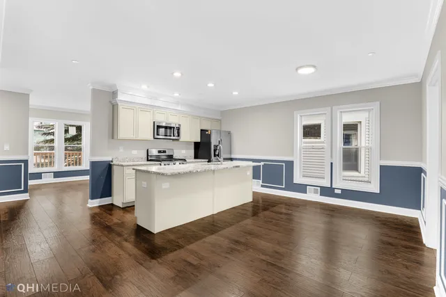 $559,999 | 19 Augusta Street, Oak Park, IL 60302