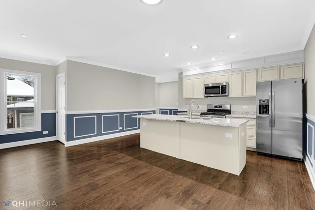 $559,999 | 19 Augusta Street, Oak Park, IL 60302