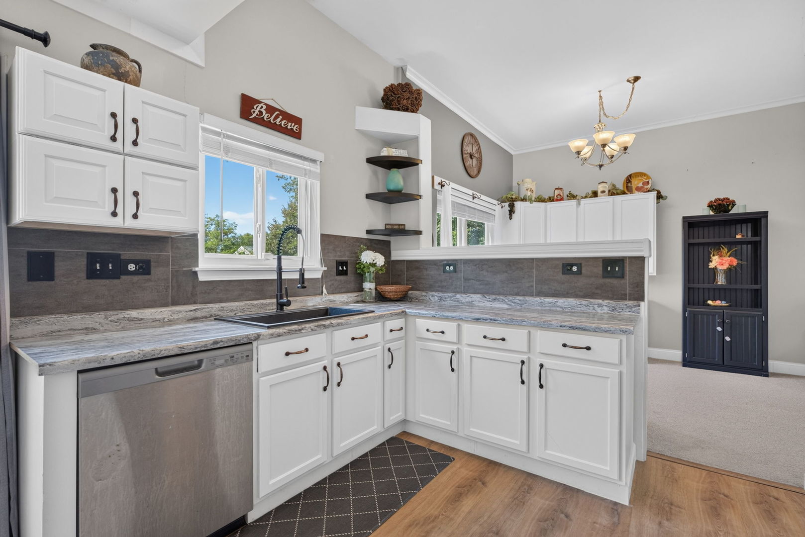2067 Stephen Street Aurora, IL 60502 - Photo 8 of 36
