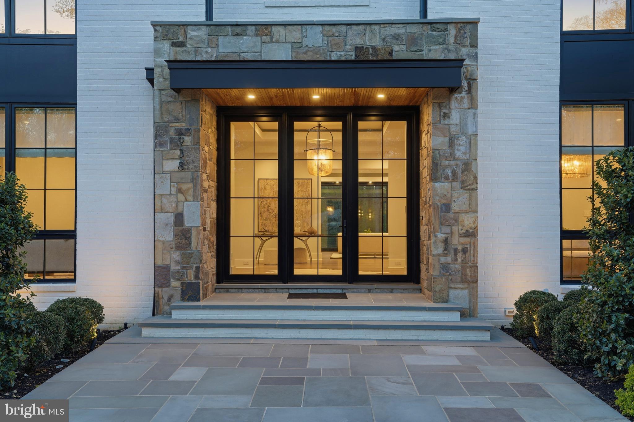 938 Saigon Road McLean, VA 22102 - Photo 4 of 40 Gallery Image 4