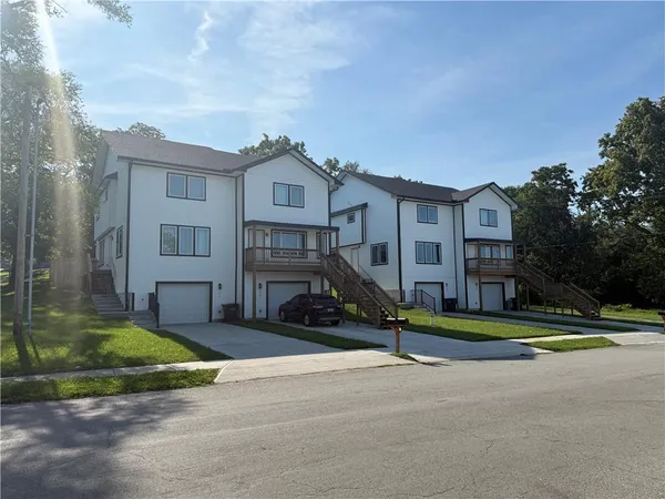 $550,000 | 701-703 North 2nd Street, Leavenworth, KS 66048