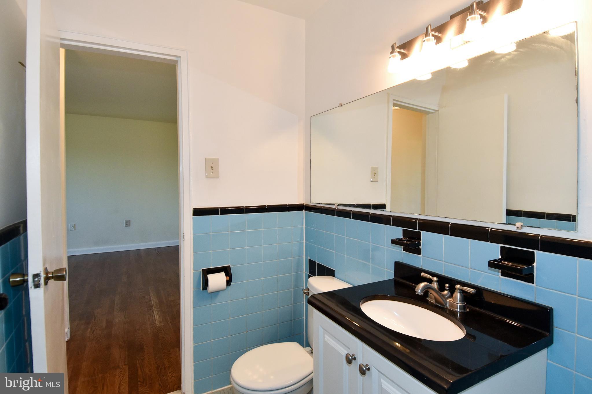 1200 South Arlington Ridge Road, Unit 703 Arlington, VA 22202 - Photo 25 of 38 Vintage Bath