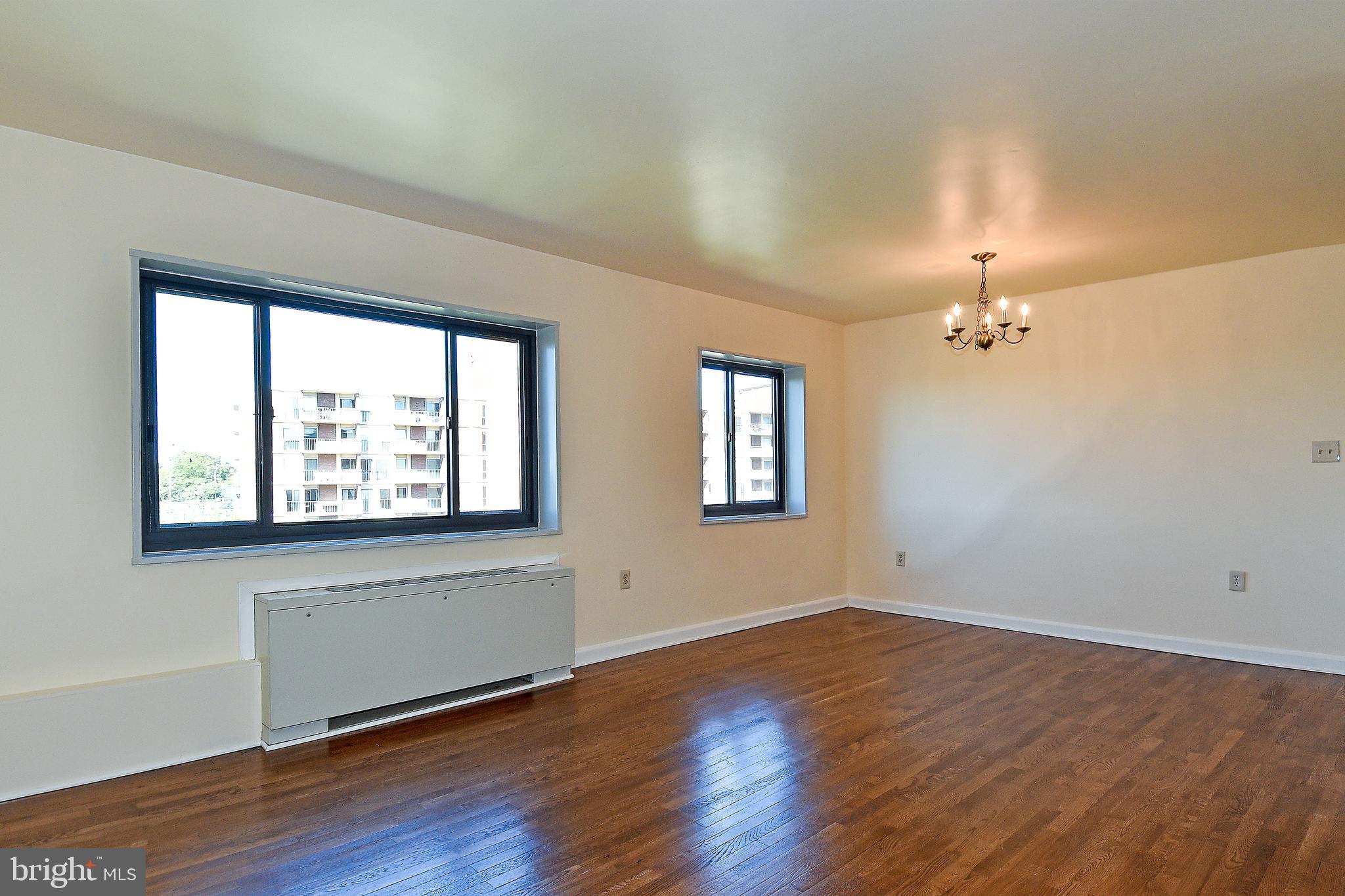 1200 South Arlington Ridge Road, Unit 703 Arlington, VA 22202 - Photo 6 of 38 Dining Area