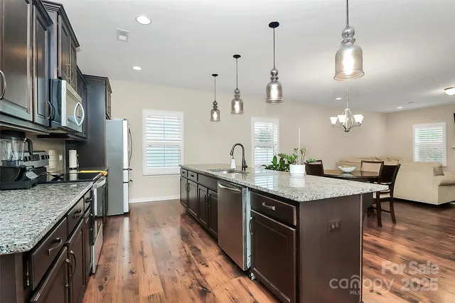 $435,000 | 3173 Pinehills Wy., Mount Holly, NC 28120