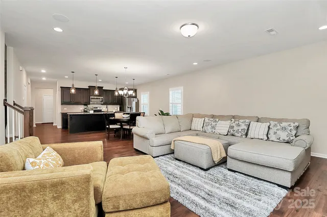 $435,000 | 3173 Pinehills Wy., Mount Holly, NC 28120