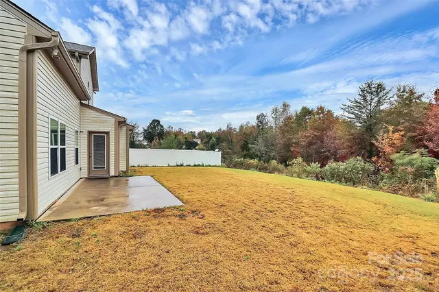 $435,000 | 3173 Pinehills Wy., Mount Holly, NC 28120