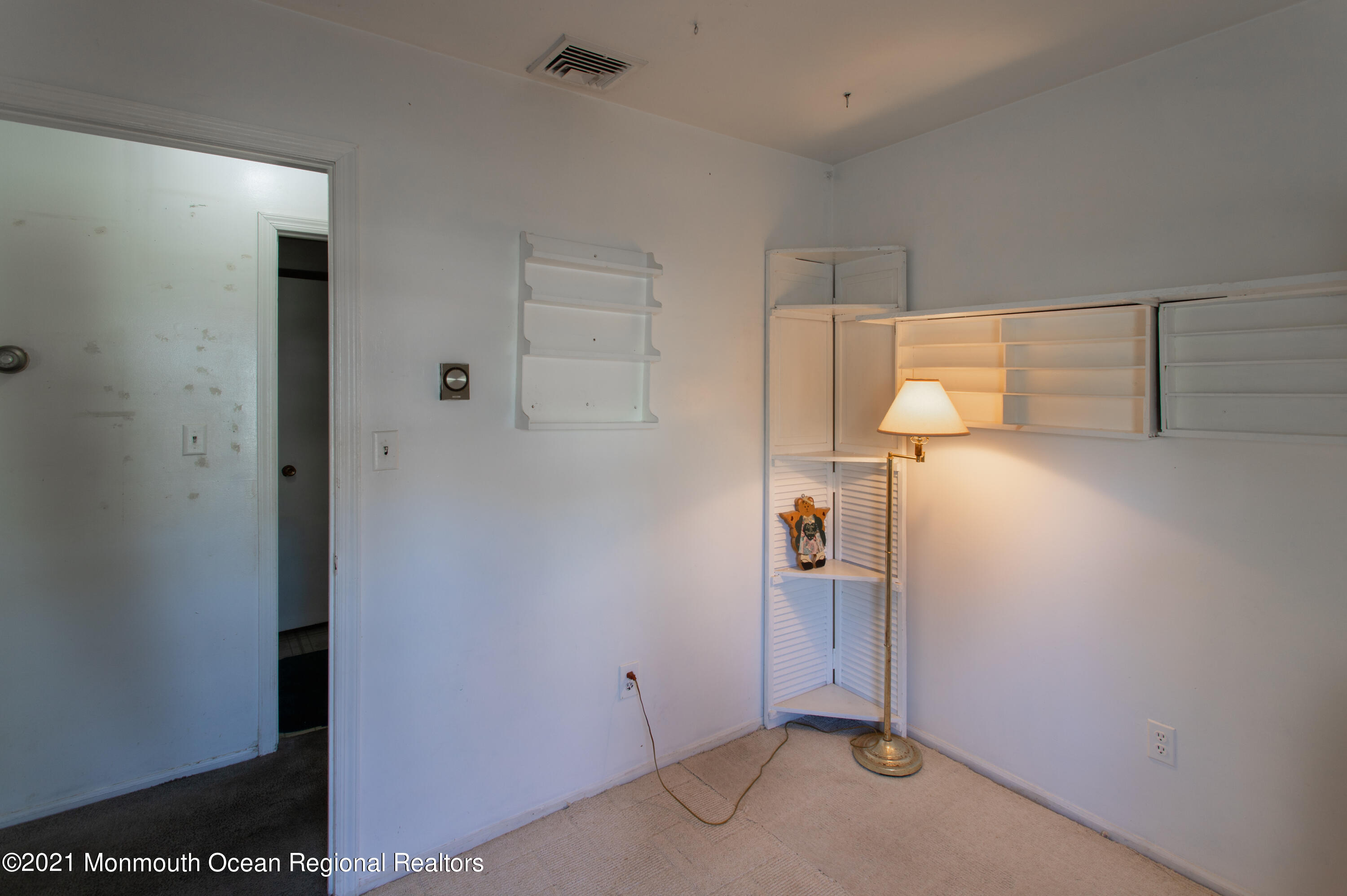 212 Spray Road Manahawkin, NJ 08050 - Photo 8 of 17 IMG_0716-HDRB