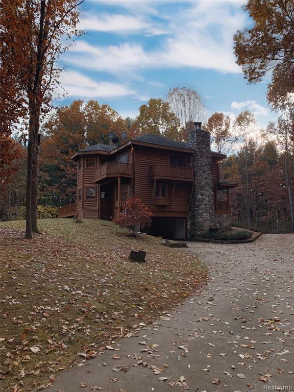 6556 Crooked Lake Road Brighton, MI 48116 - Photo 1 of 34