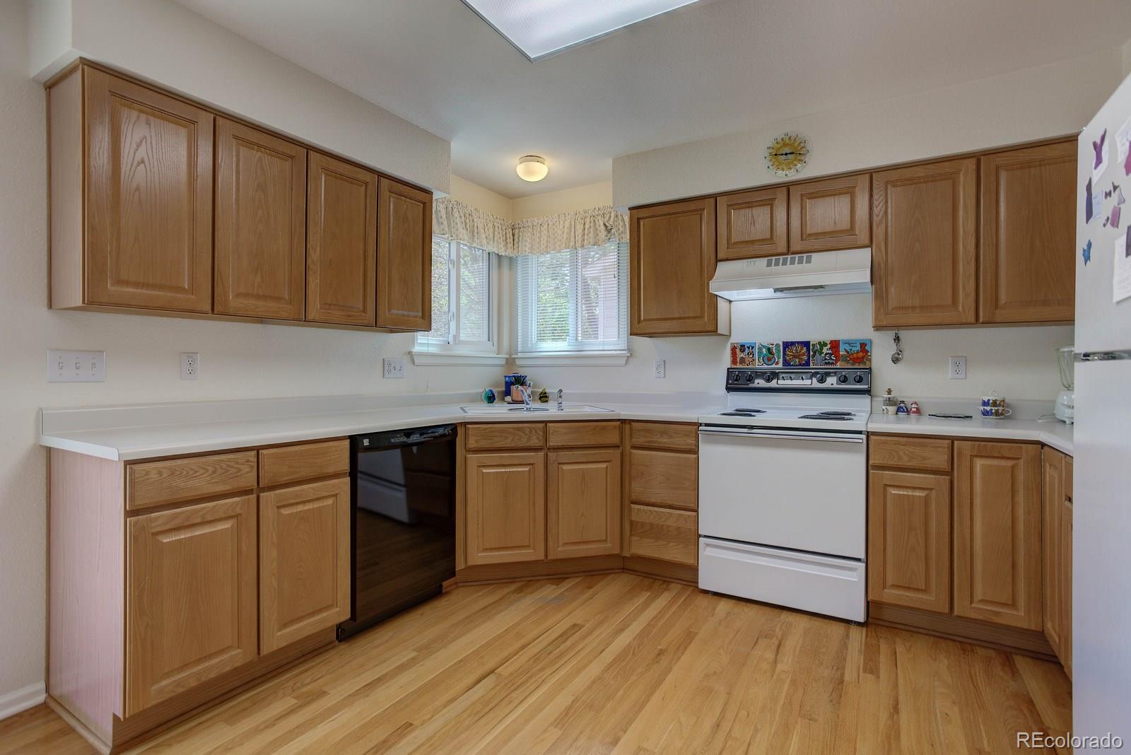 10053 Silver Maple Circle Highlands Ranch, CO 80129 - Photo 7 of 34 Gallery Image 7