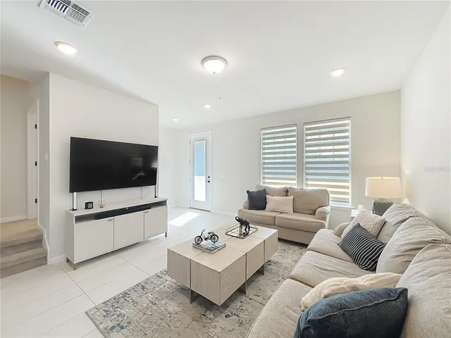 $404,900 | 10976 Leafshore Loop, Orlando, FL 32829