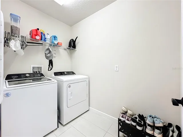 $404,900 | 10976 Leafshore Loop, Orlando, FL 32829