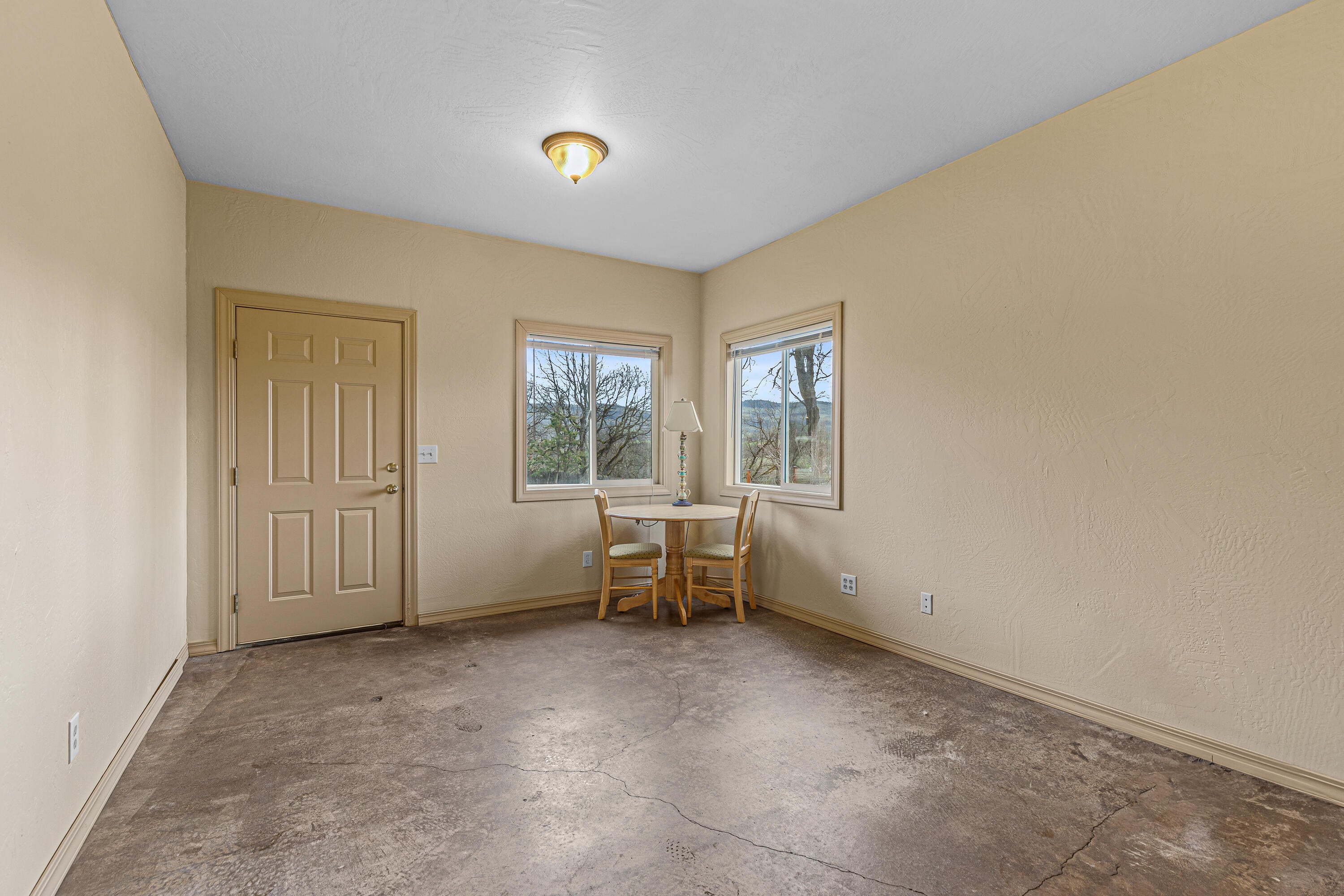 446 Ayres Road Eagle Point, OR 97524 - Photo 37 of 59 37