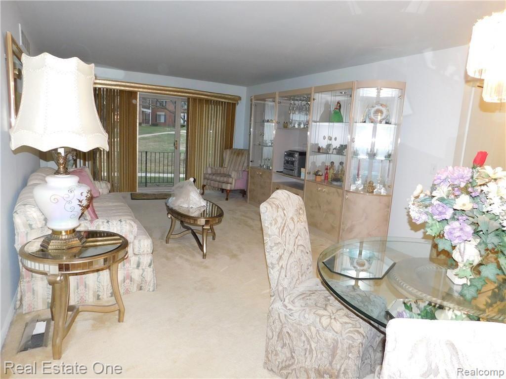 29656 Middlebelt Road, Unit 26 Farmington Hills, MI 48334 - Photo 10 of 39
