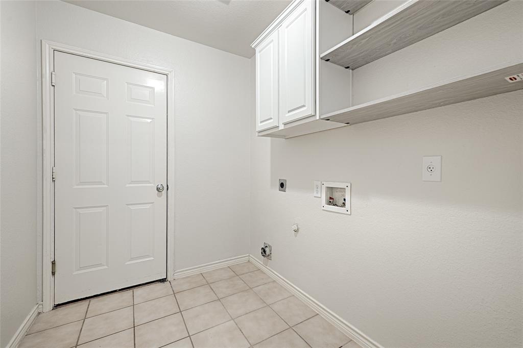 7681 Glasshouse Walk Frisco, TX 75035 - Photo 17 of 28 a view of an empty room