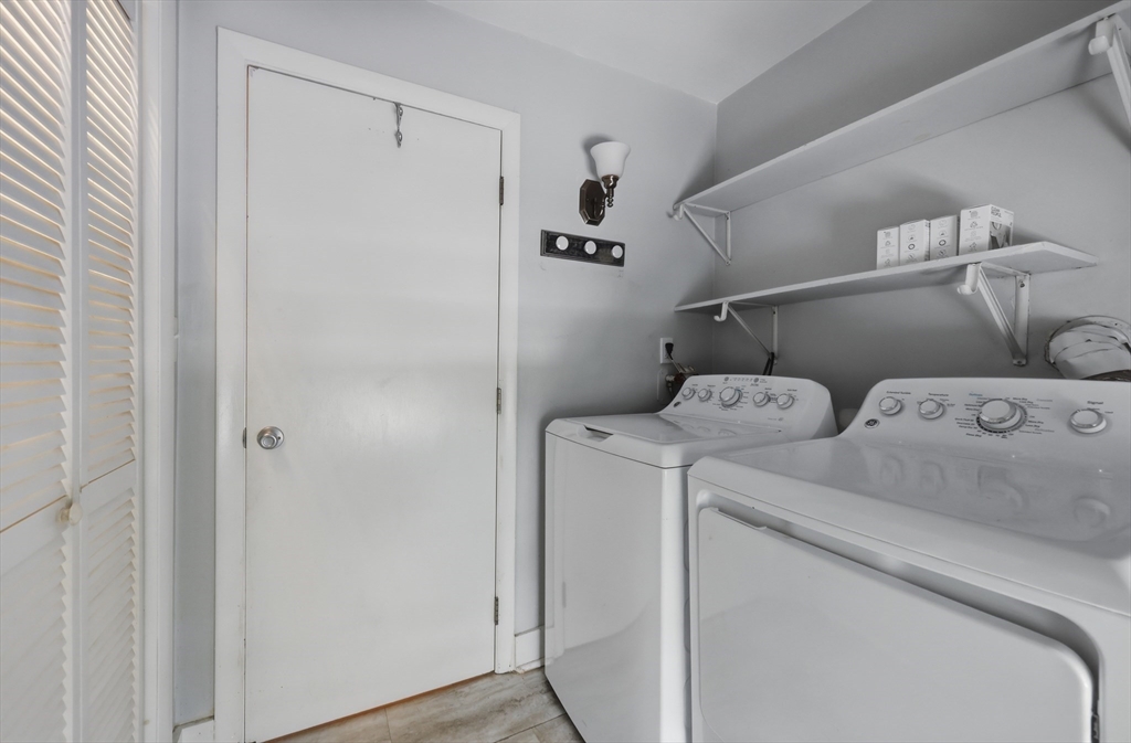 346 Oak Street Clinton, MA 01510 - Photo 16 of 23