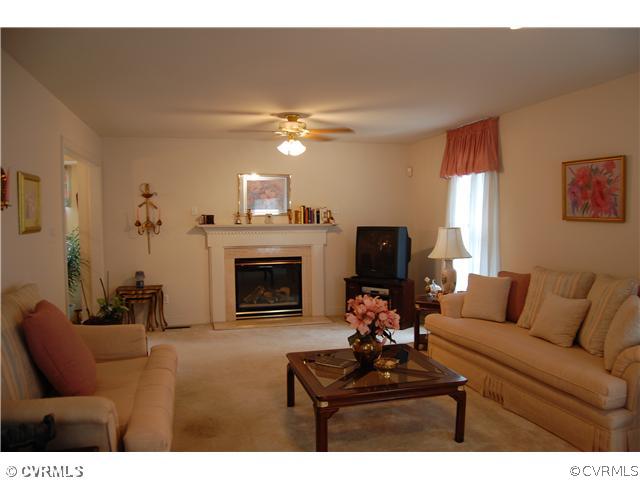 1843 State Rte 635 Midlothian, VA 23113 - Photo 8 of 22 Den/Family/Great Room