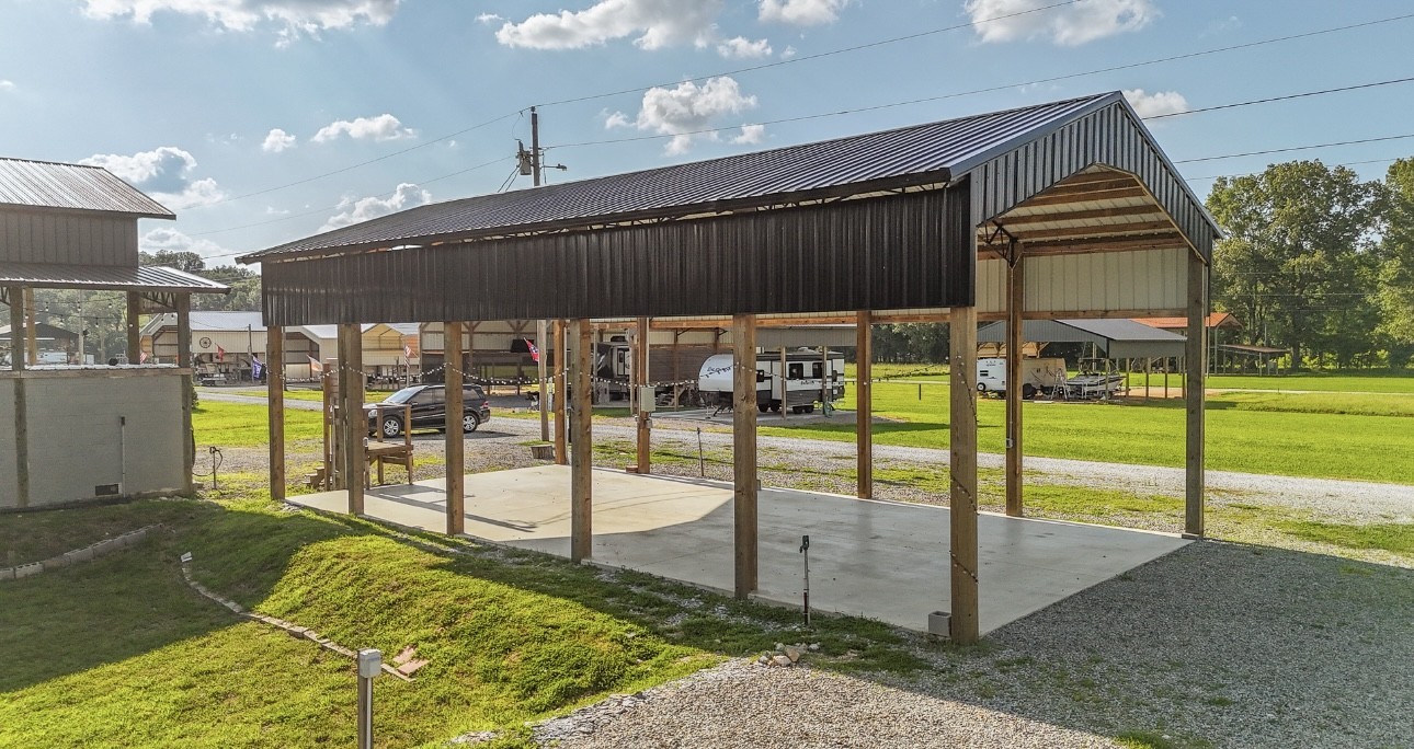 1085 WC PICKETT Road Clifton, TN 38425 - Photo 11 of 72