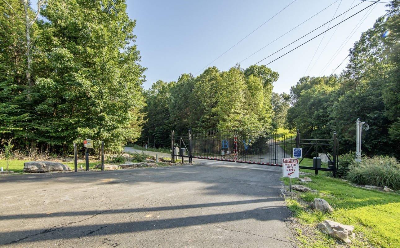 1085 WC PICKETT Road Clifton, TN 38425 - Photo 41 of 72