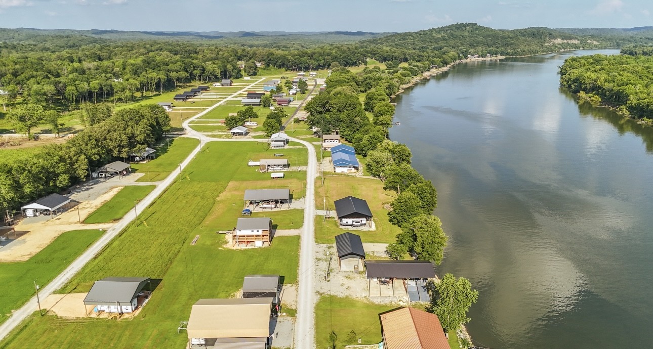 1085 WC PICKETT Road Clifton, TN 38425 - Photo 48 of 72
