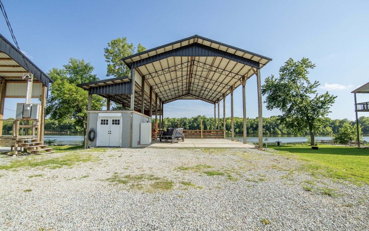 1085 WC PICKETT Road Clifton, TN 38425 - Photo 49 of 72