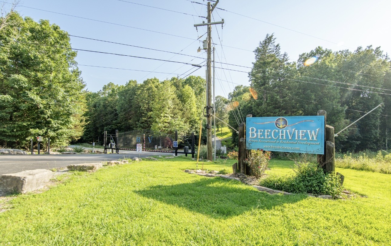 1085 WC PICKETT Road Clifton, TN 38425 - Photo 5 of 72