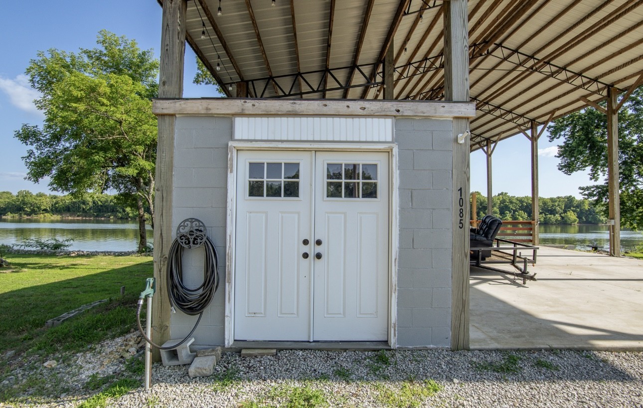1085 WC PICKETT Road Clifton, TN 38425 - Photo 70 of 72