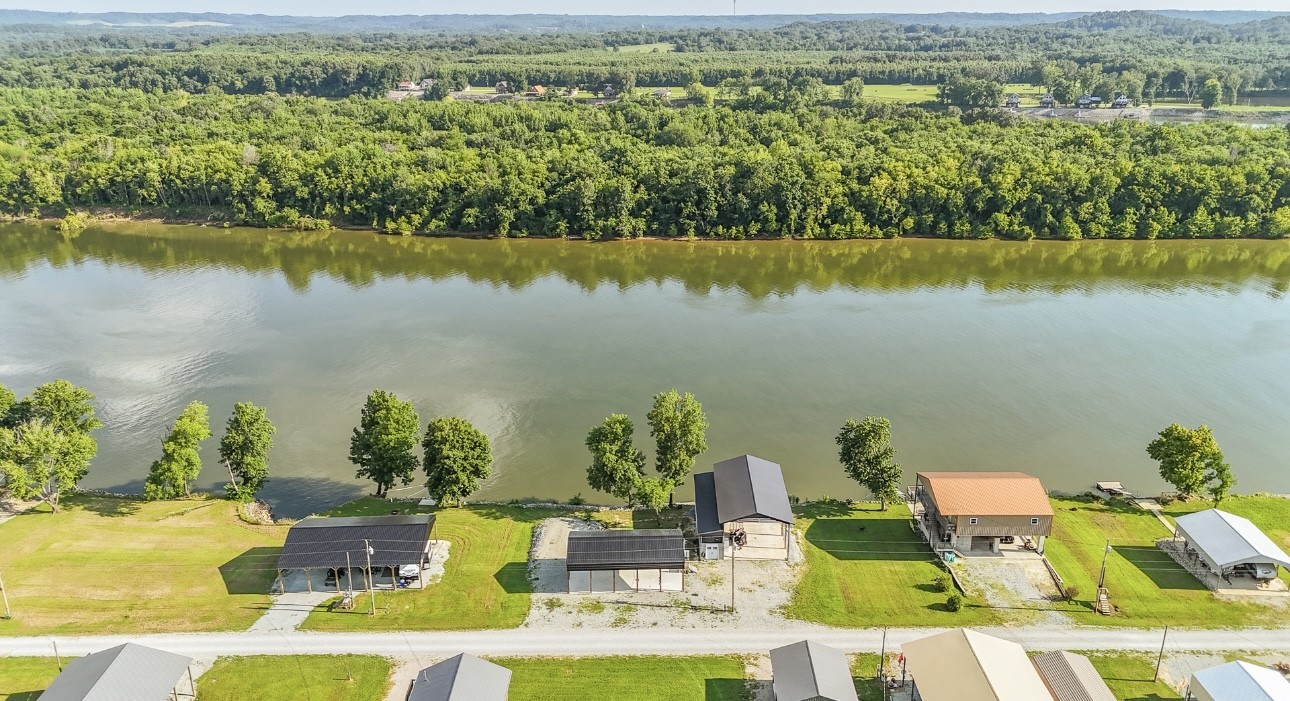 1085 WC PICKETT Road Clifton, TN 38425 - Photo 9 of 72