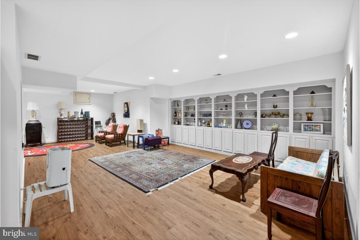 10320 Glen Road Potomac, MD 20854 - Photo 25 of 75